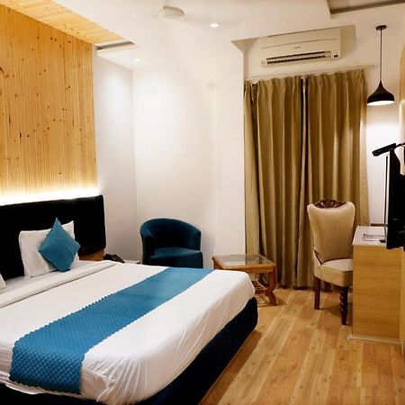 Hotel King'S Way Amritsar Bagian luar foto