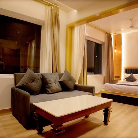 Hotel King'S Way Amritsar Bagian luar foto