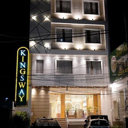 Hotel King'S Way Amritsar Bagian luar foto