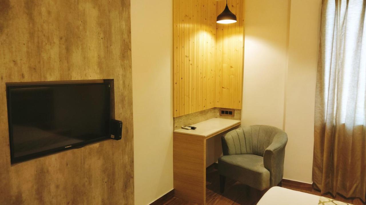 Hotel King'S Way Amritsar Bagian luar foto