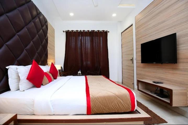 Hotel King'S Way Amritsar Bagian luar foto