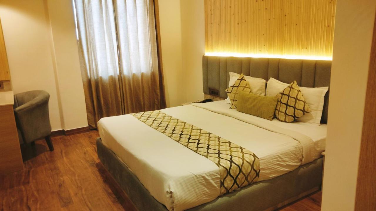 Hotel King'S Way Amritsar Bagian luar foto