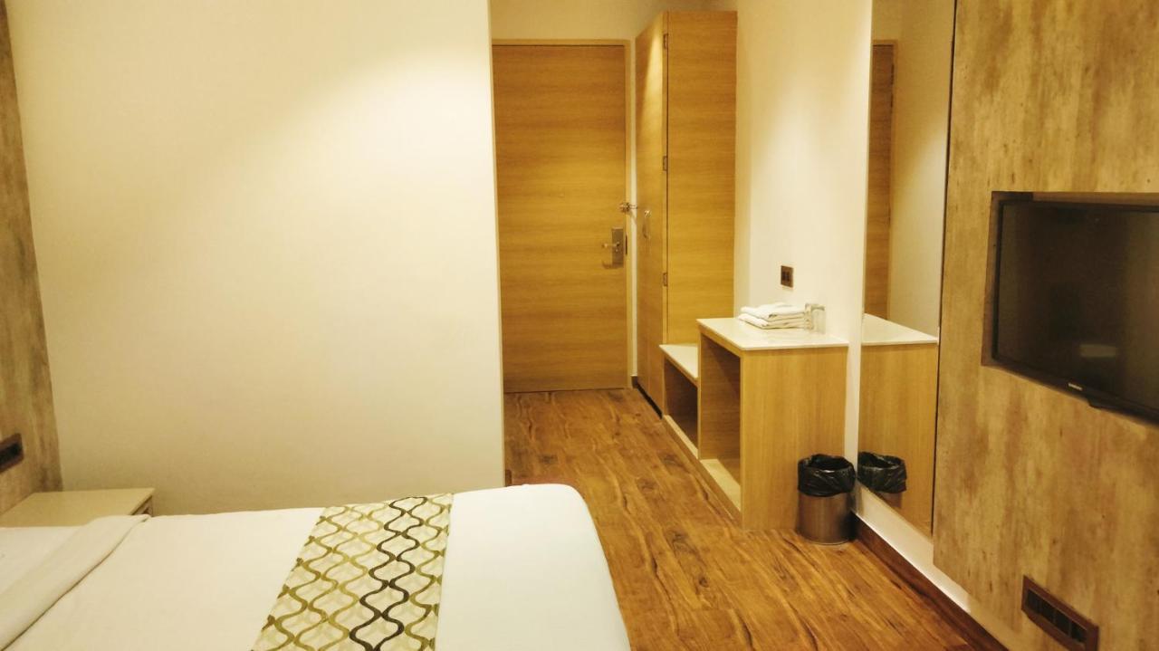 Hotel King'S Way Amritsar Bagian luar foto