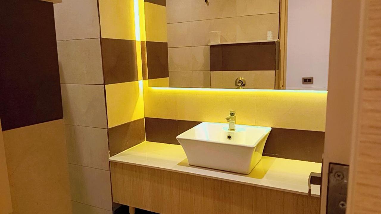 Hotel King'S Way Amritsar Bagian luar foto