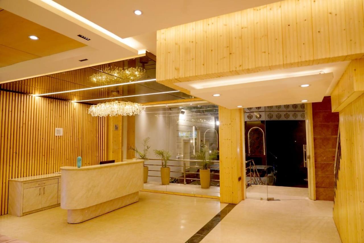 Hotel King'S Way Amritsar Bagian luar foto