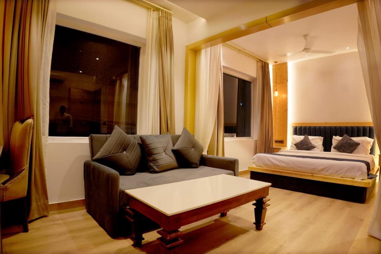 Hotel King'S Way Amritsar Bagian luar foto