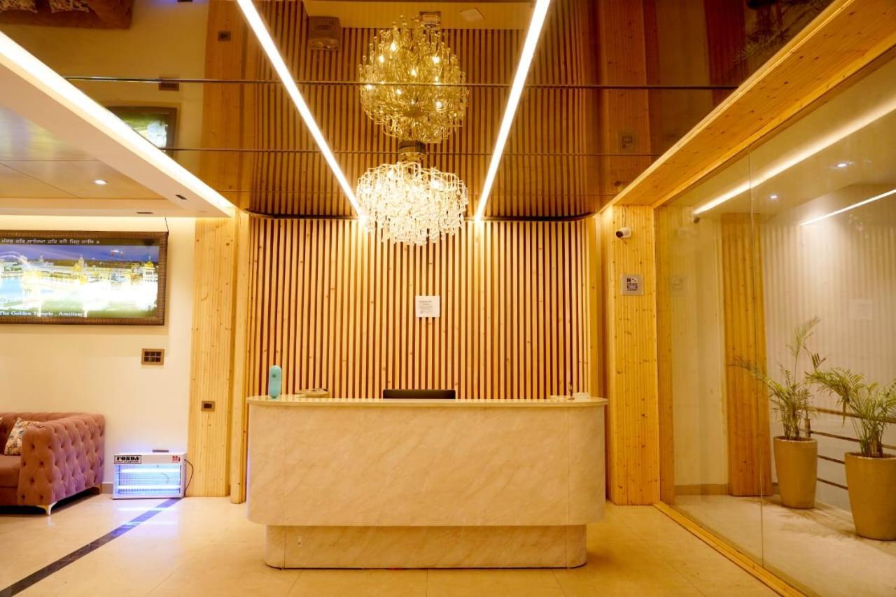 Hotel King'S Way Amritsar Bagian luar foto