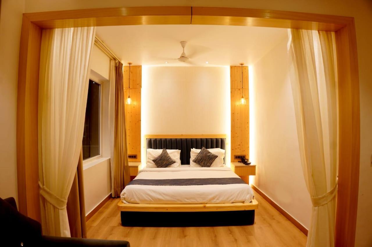 Hotel King'S Way Amritsar Bagian luar foto