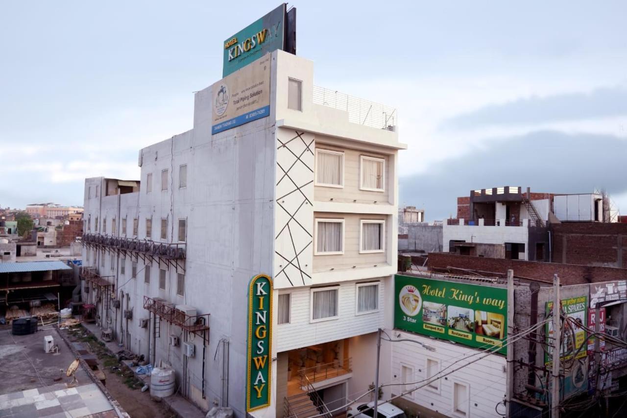 Hotel King'S Way Amritsar Bagian luar foto